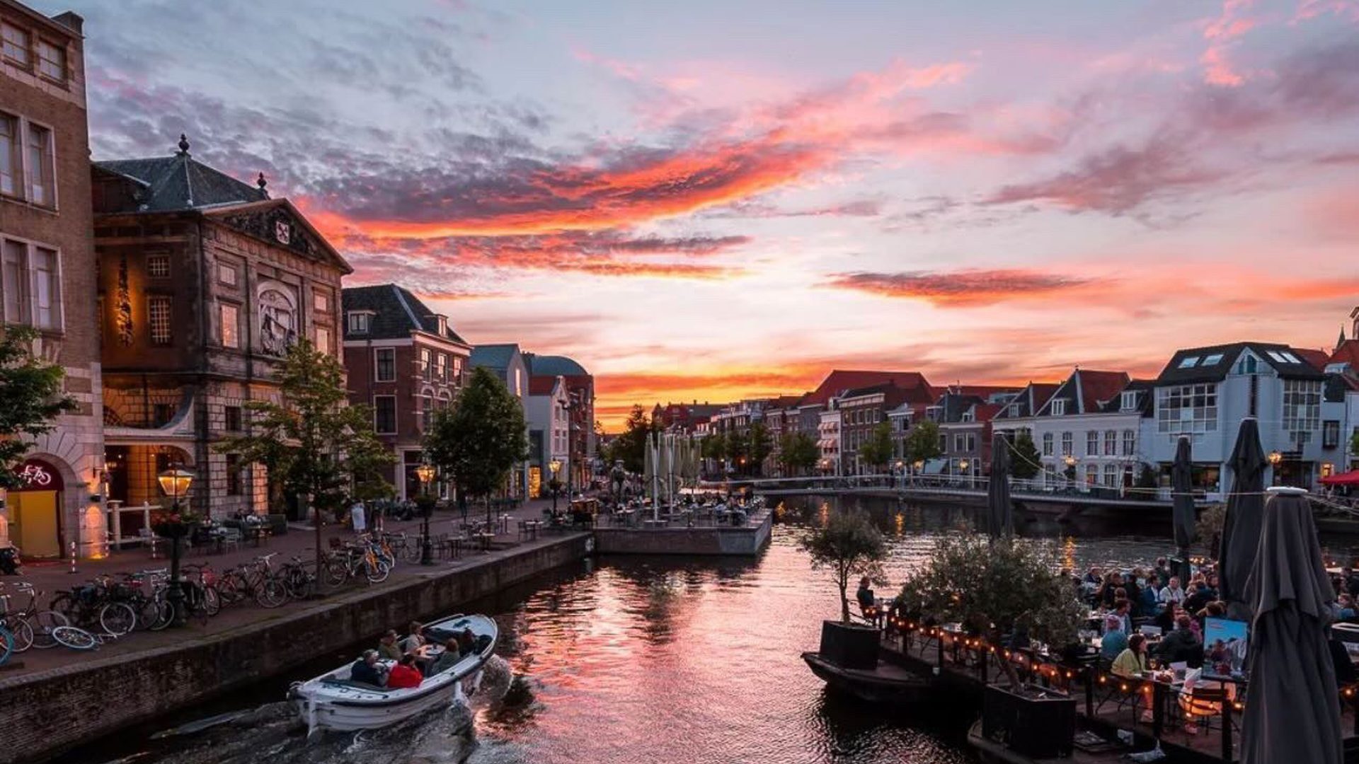 Leiden canal view